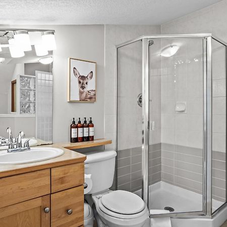 Charming 1 Bdrm Plus Loft With Views Managed By Little Sister Getaways Canmore Luaran gambar
