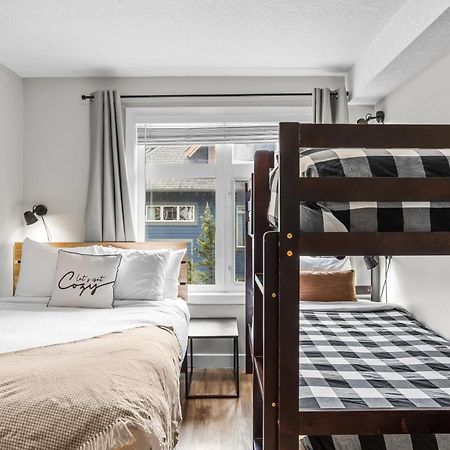 Charming 1 Bdrm Plus Loft With Views Managed By Little Sister Getaways Canmore Luaran gambar