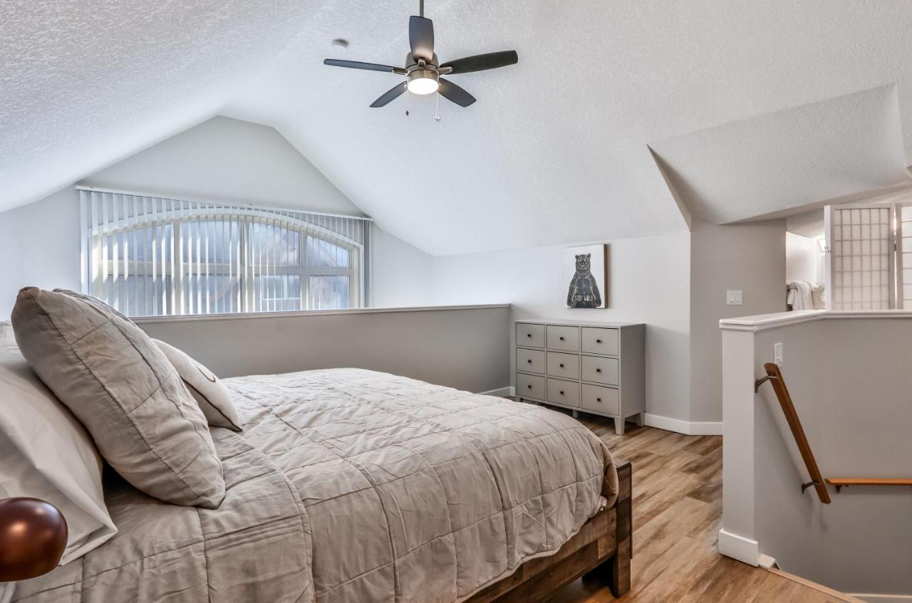 Charming 1 Bdrm Plus Loft With Views Managed By Little Sister Getaways Canmore Luaran gambar