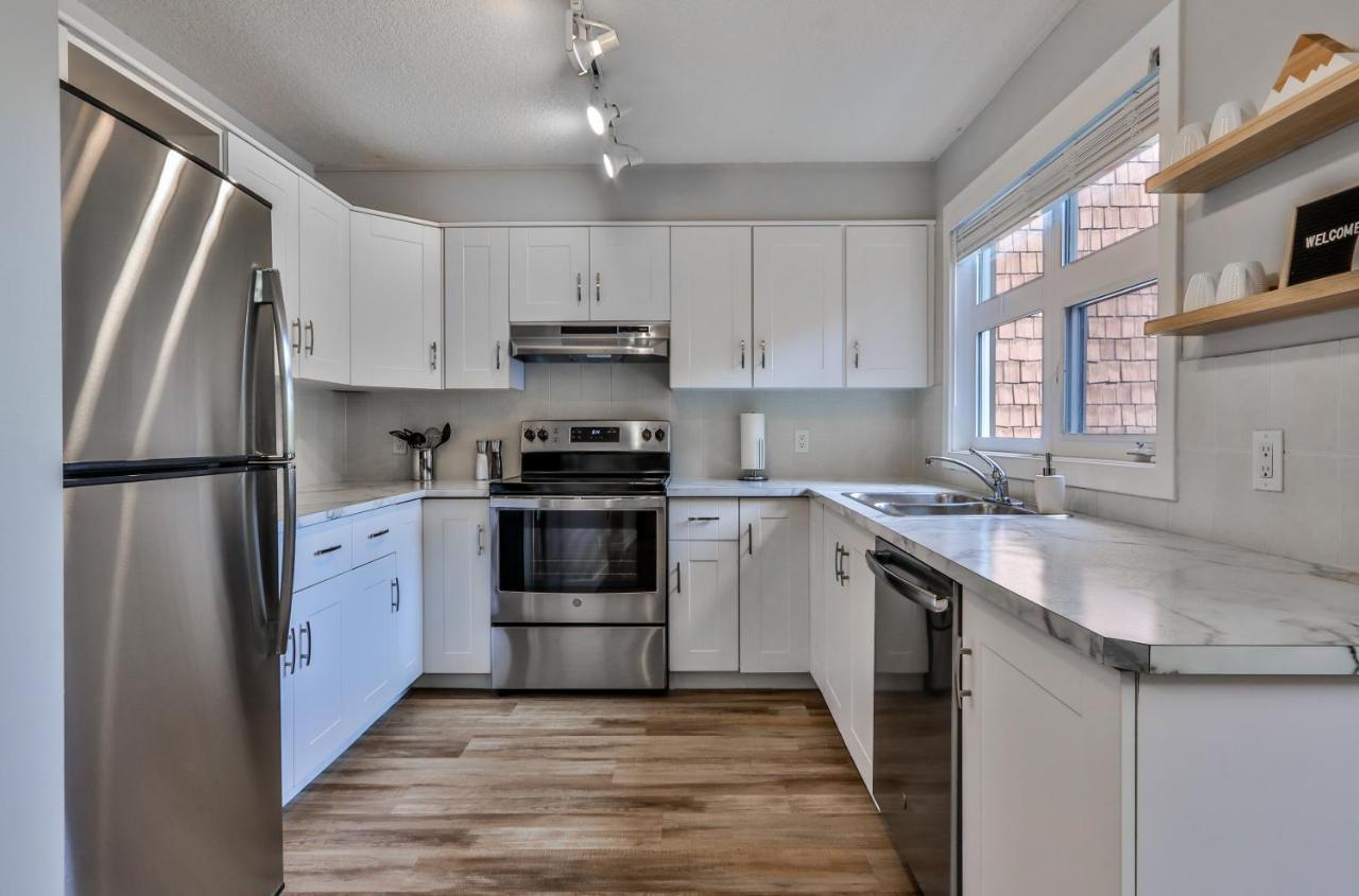 Charming 1 Bdrm Plus Loft With Views Managed By Little Sister Getaways Canmore Luaran gambar