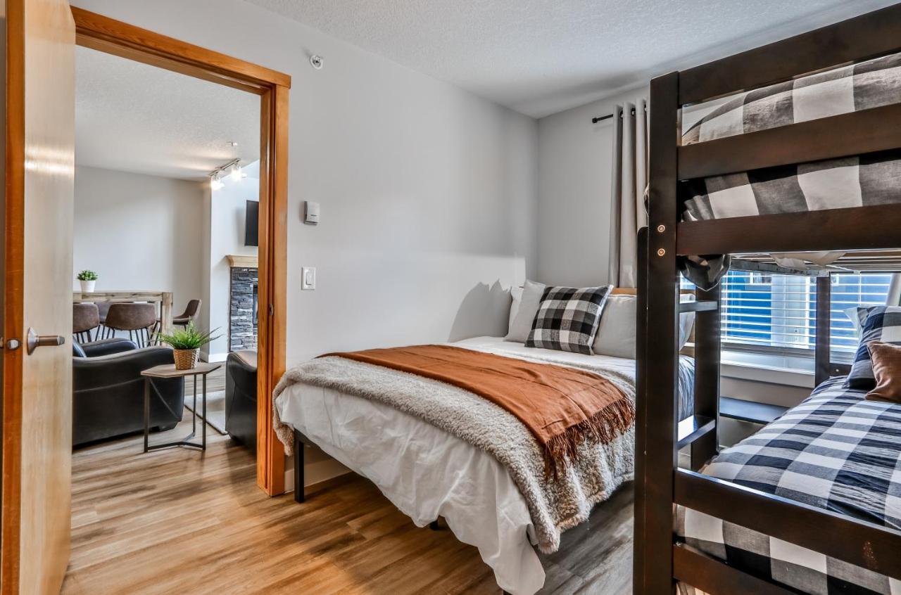 Charming 1 Bdrm Plus Loft With Views Managed By Little Sister Getaways Canmore Luaran gambar
