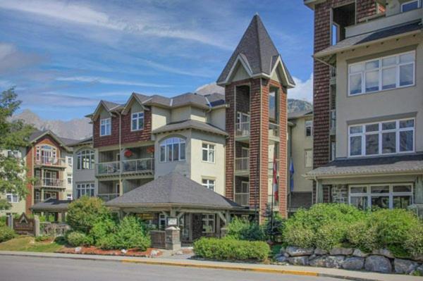 Charming 1 Bdrm Plus Loft With Views Managed By Little Sister Getaways Canmore Luaran gambar