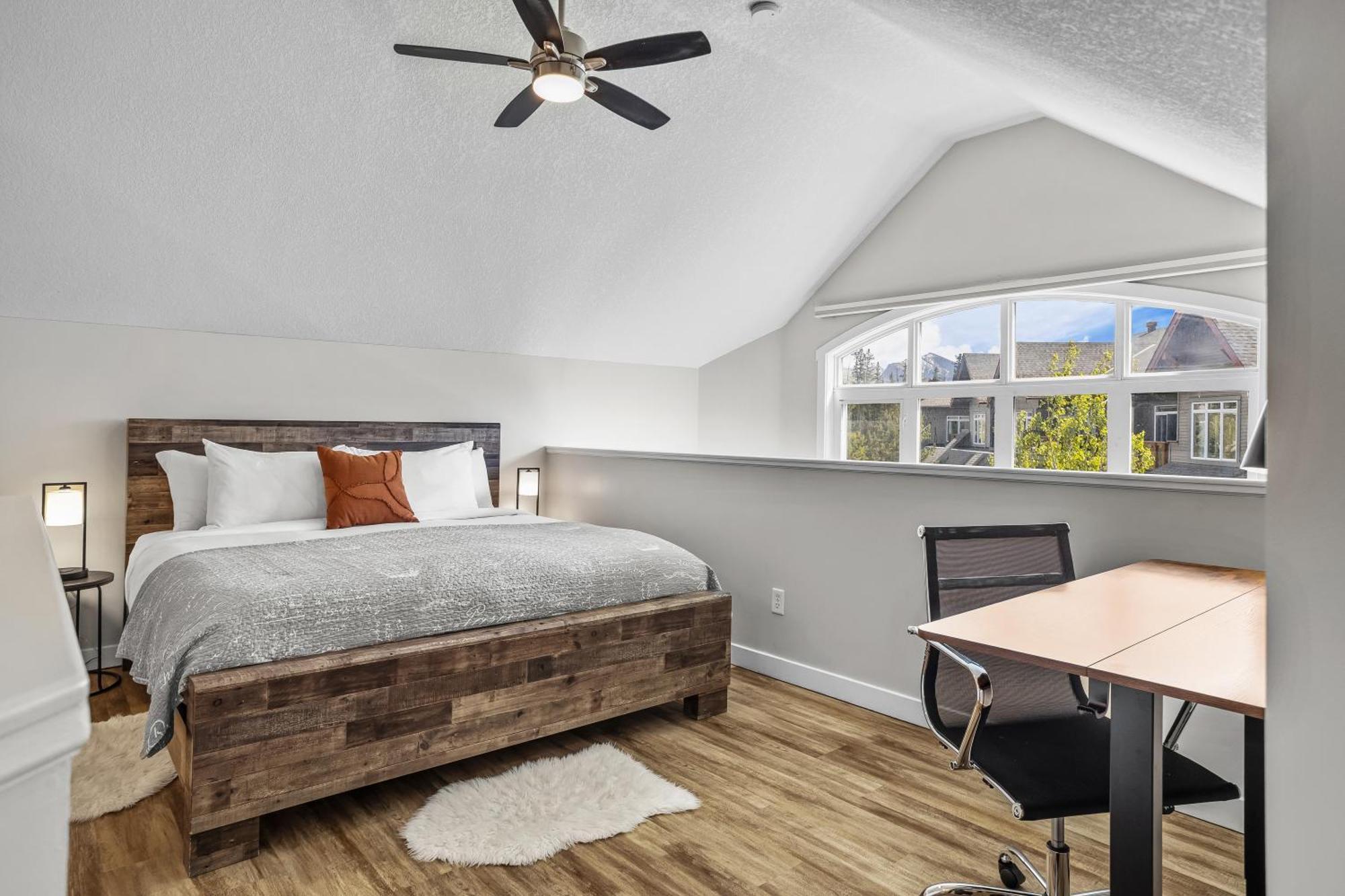 Charming 1 Bdrm Plus Loft With Views Managed By Little Sister Getaways Canmore Luaran gambar