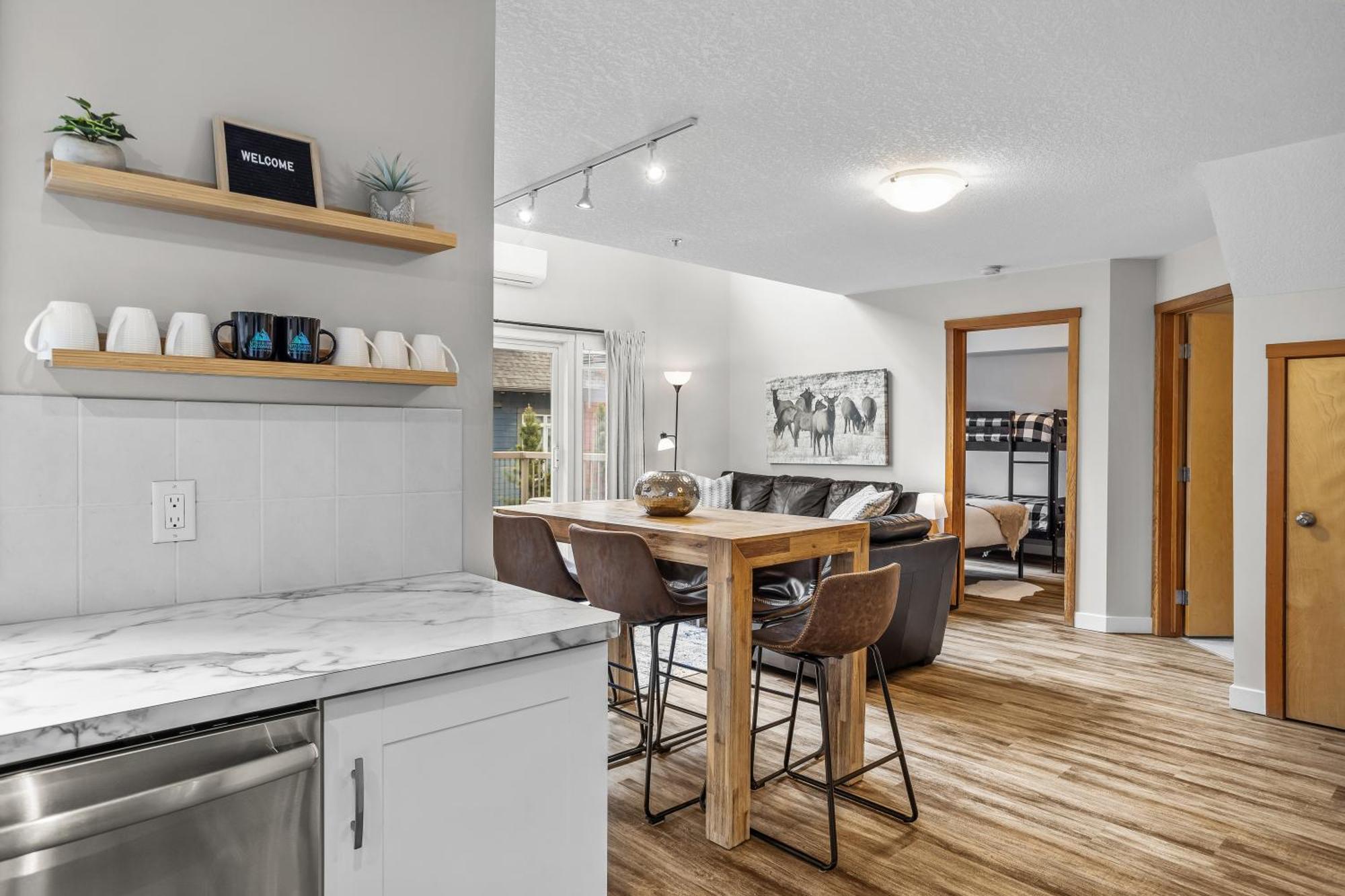 Charming 1 Bdrm Plus Loft With Views Managed By Little Sister Getaways Canmore Luaran gambar