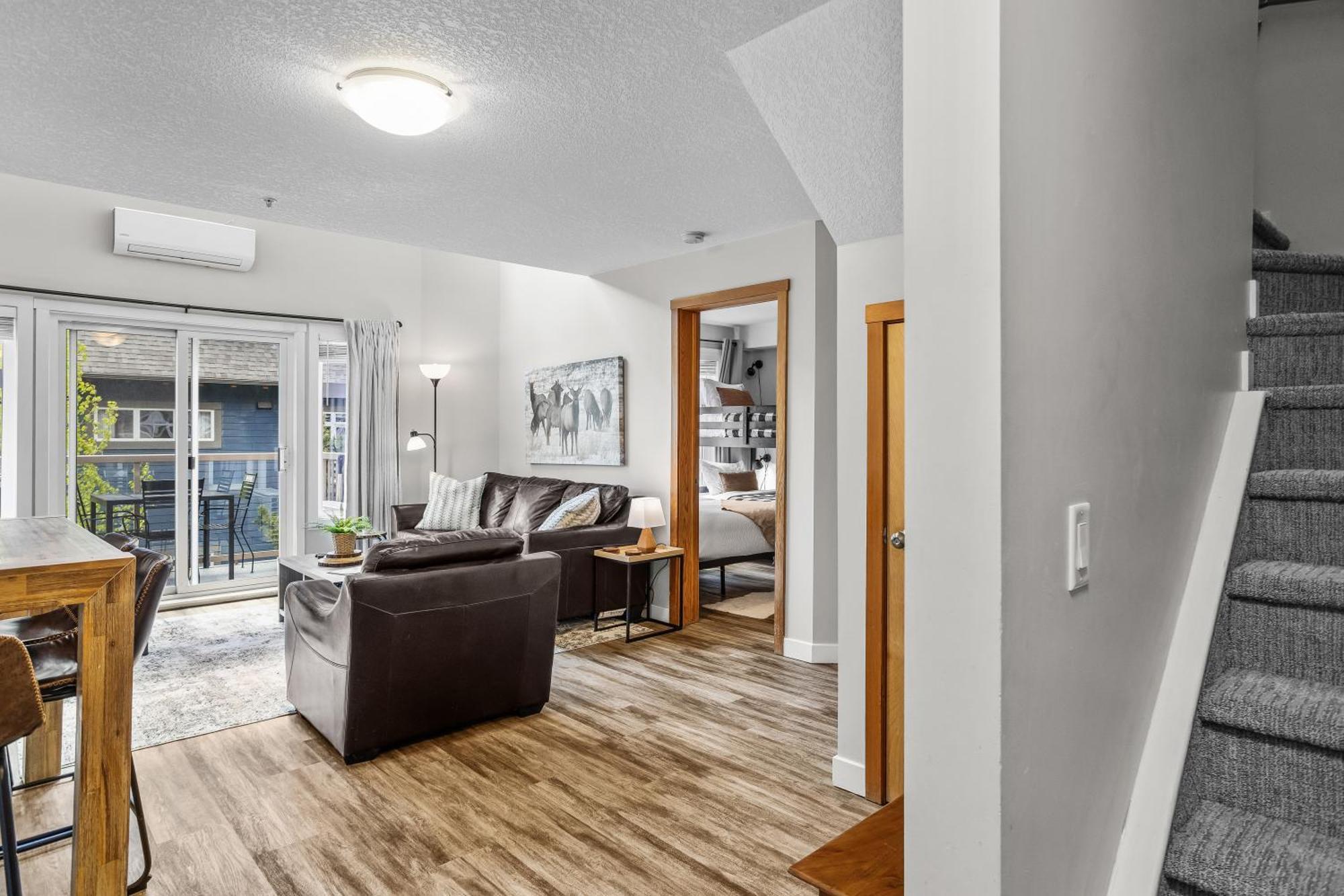 Charming 1 Bdrm Plus Loft With Views Managed By Little Sister Getaways Canmore Luaran gambar